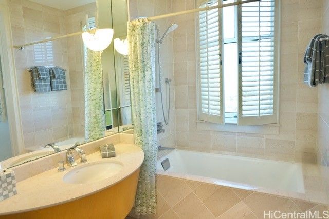 1740 S Beretania Street 1, Honolulu, HI 96826