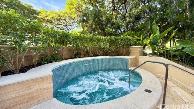 1740 S Beretania Street 1, Honolulu, HI 96826