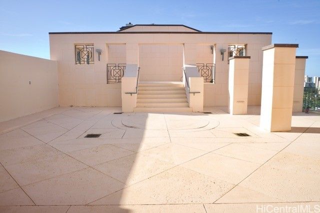 1740 S Beretania Street 1, Honolulu, HI 96826