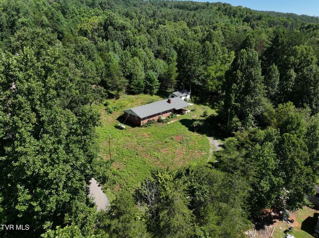 128 Dan Berry Hill Road, Elizabethton, TN 37643