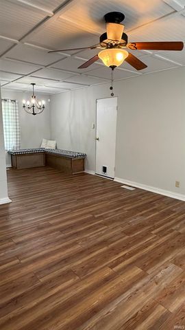 1424 S Pleasantview Drive, Yorktown, IN 47396