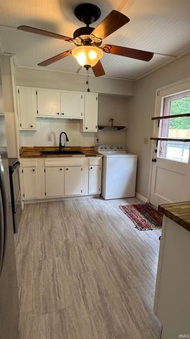 1424 S Pleasantview Drive, Yorktown, IN 47396