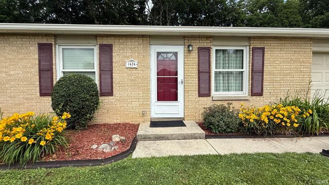 1424 S Pleasantview Drive, Yorktown, IN 47396