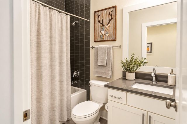2827 Manor RD 2202, Austin, TX 78722