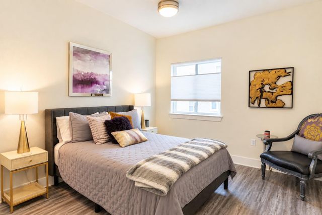 2827 Manor RD 2202, Austin, TX 78722