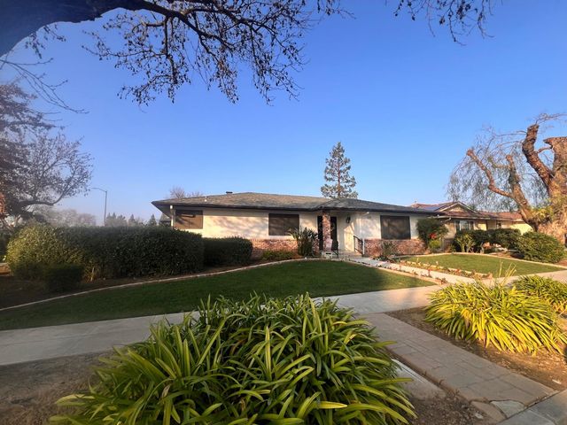 3048 E Warner Avenue, Fresno, CA 93710