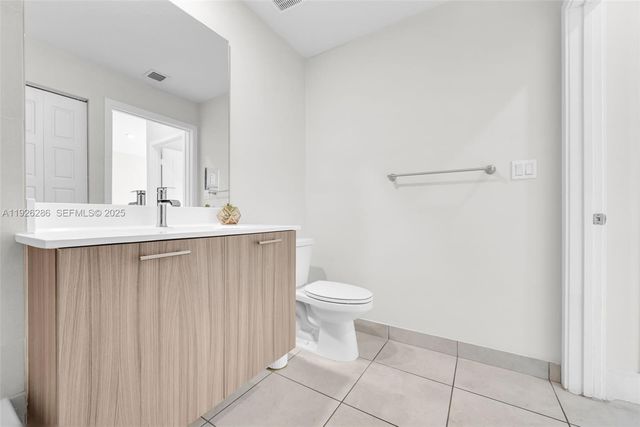 8301 NW 41st St B-102, Doral, FL 33166