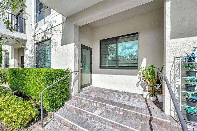 8301 NW 41st St B-102, Doral, FL 33166