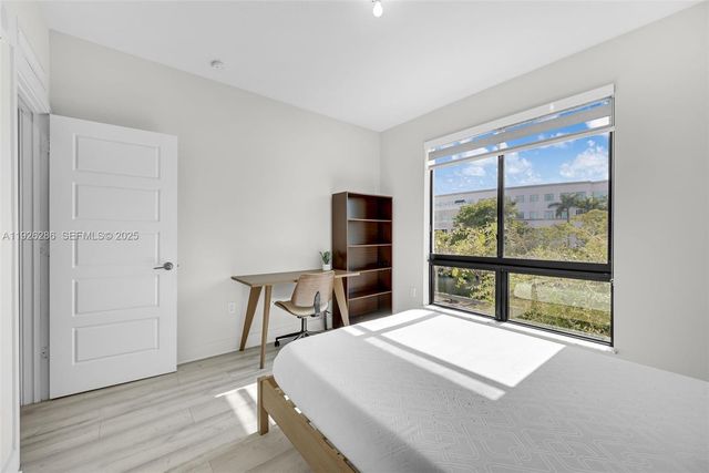 8301 NW 41st St B-102, Doral, FL 33166