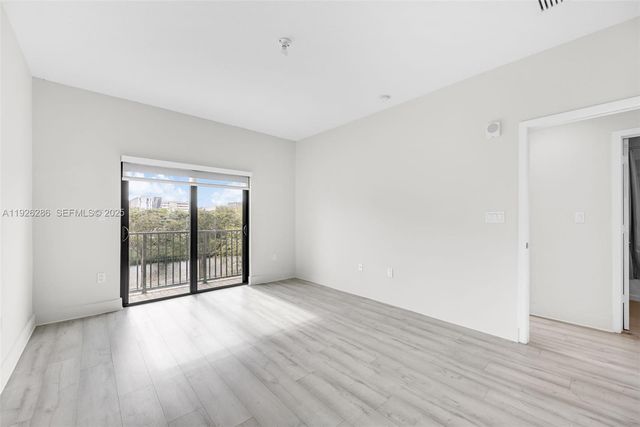 8301 NW 41st St B-102, Doral, FL 33166