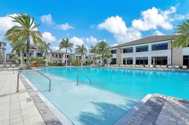 8301 NW 41st St B-102, Doral, FL 33166