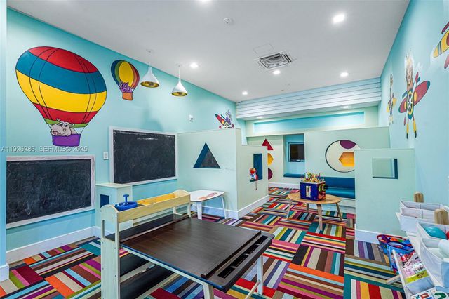 8301 NW 41st St B-102, Doral, FL 33166