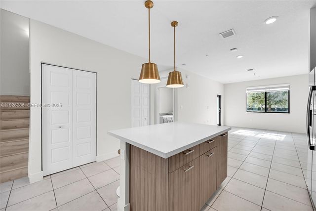 8301 NW 41st St B-102, Doral, FL 33166