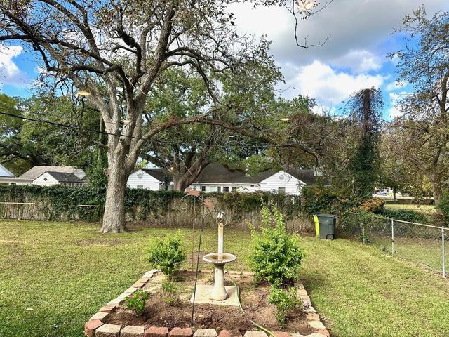 608 S S Union Street, Richmond, TX 77469