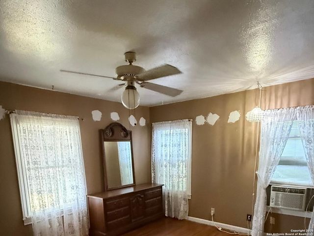 908 Gardina, San Antonio, TX 78201