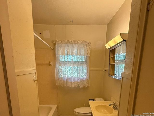 908 Gardina, San Antonio, TX 78201