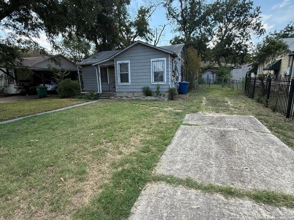 908 Gardina, San Antonio, TX 78201