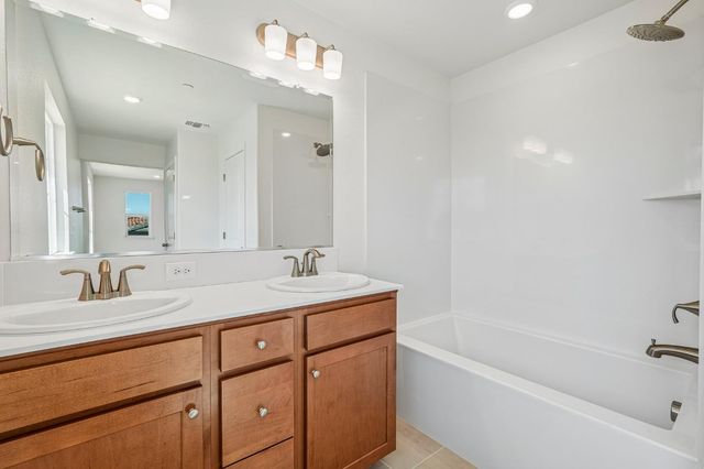 2460 Satin Leaf St, Lodi, CA 95242