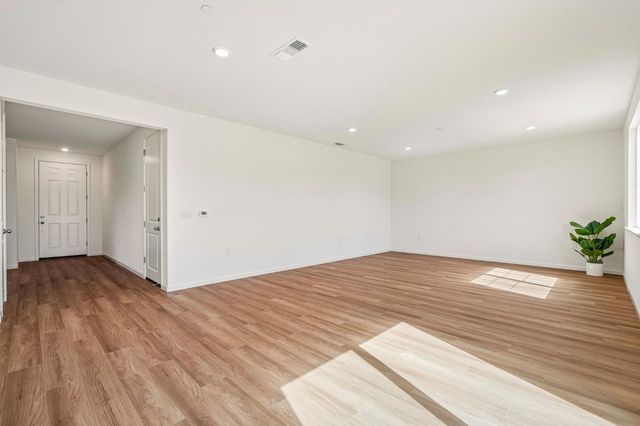 2460 Satin Leaf St, Lodi, CA 95242