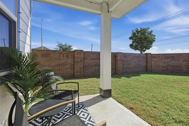 7738 Wrightwood Drive, Pasadena, TX 77505