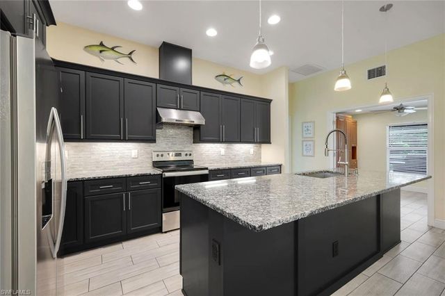 27741 Roslin PL, Bonita Springs, FL 34135