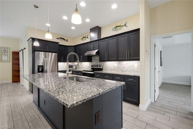 27741 Roslin PL, Bonita Springs, FL 34135