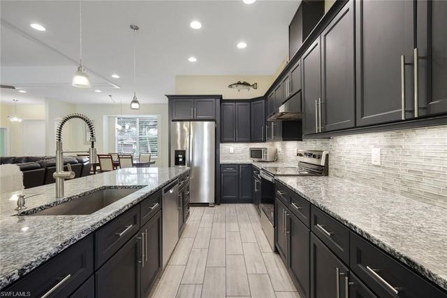 27741 Roslin PL, Bonita Springs, FL 34135
