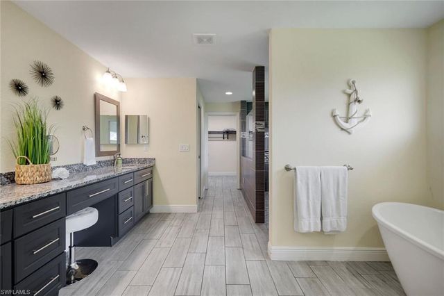 27741 Roslin PL, Bonita Springs, FL 34135