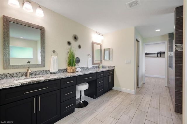 27741 Roslin PL, Bonita Springs, FL 34135