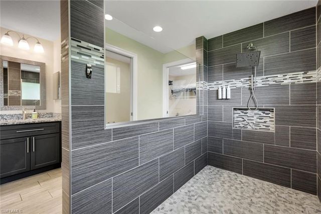 27741 Roslin PL, Bonita Springs, FL 34135