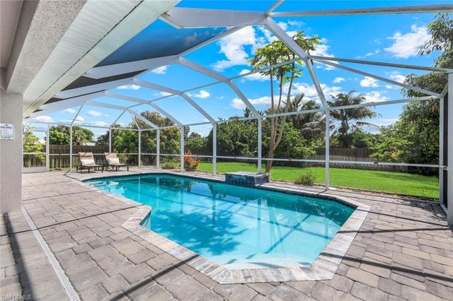 27741 Roslin PL, Bonita Springs, FL 34135