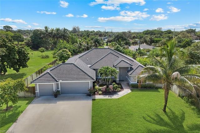 27741 Roslin PL, Bonita Springs, FL 34135