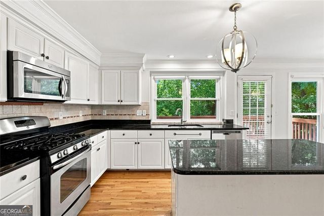 425 Fairford Lane, Duluth, GA 30097