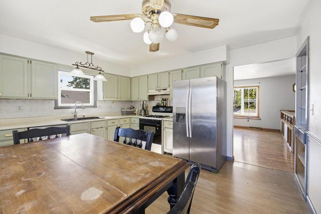 1336 S 92nd STREET, West Allis, WI 53214
