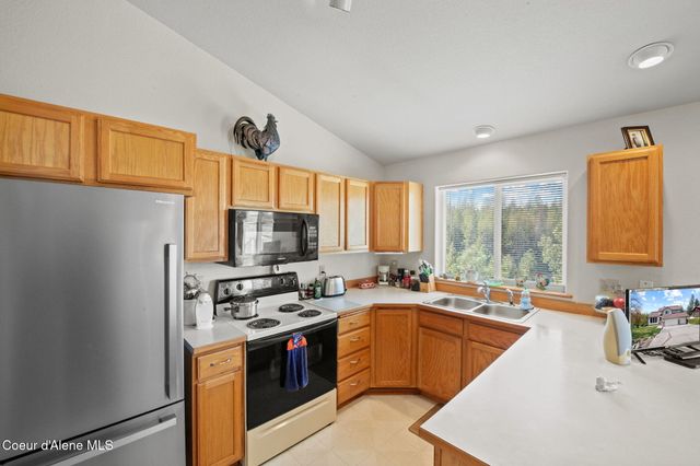 720 Stoneridge RD, Blanchard, ID 83804