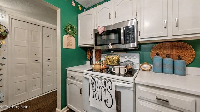 252 El Conquistador Pl, Louisville, KY 40220