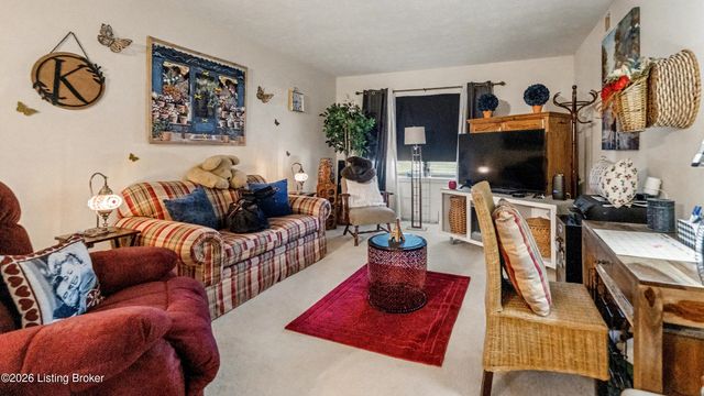 252 El Conquistador Pl, Louisville, KY 40220