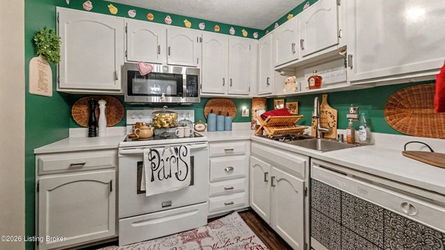 252 El Conquistador Pl, Louisville, KY 40220