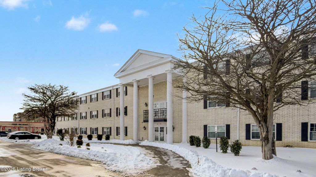 252 El Conquistador Pl, Louisville, KY 40220