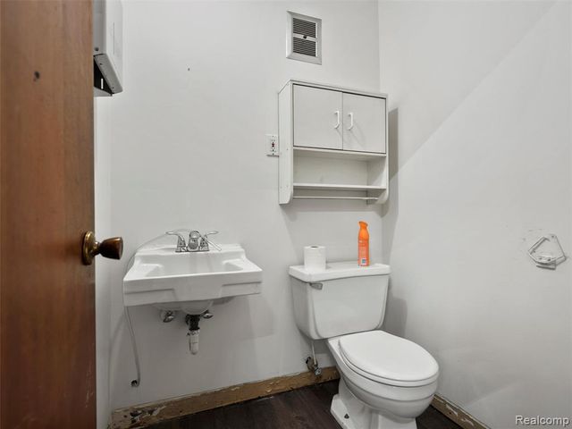 23409 Dequindre Road, Hazel Park, MI 48030