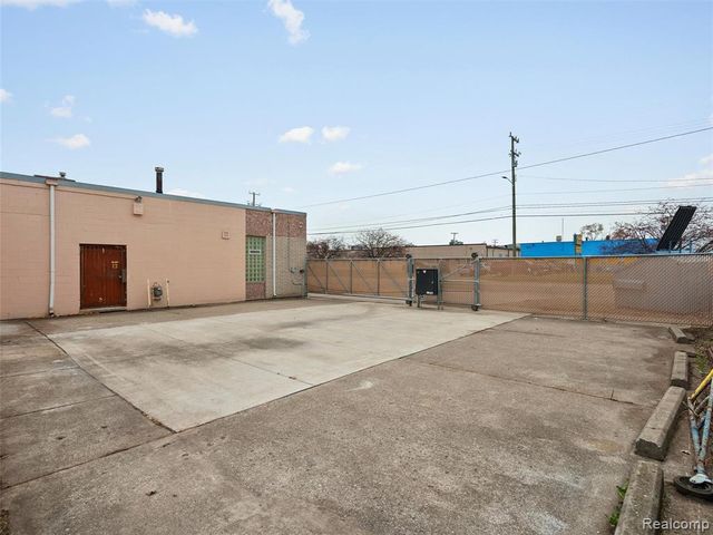 23409 Dequindre Road, Hazel Park, MI 48030