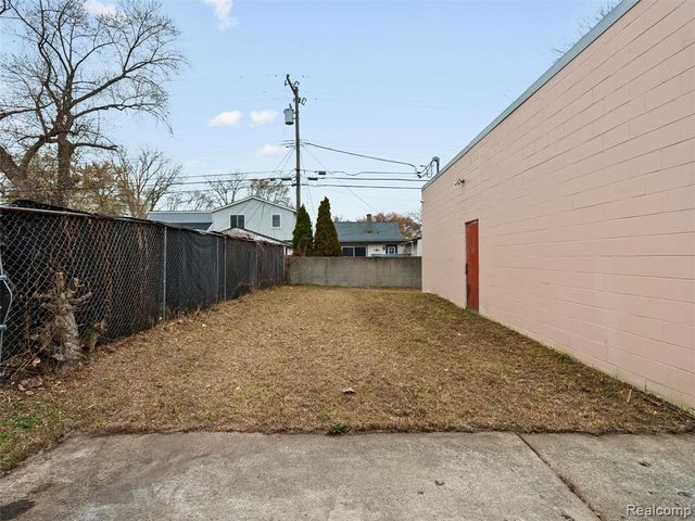 23409 Dequindre Road, Hazel Park, MI 48030