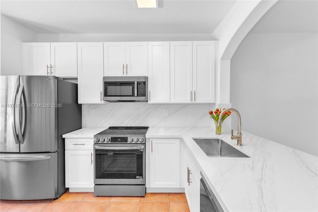 15750 SW 92nd Ave 20C, Palmetto Bay, FL 33157