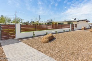 6049 W Laurie Lane Apt 5, Glendale, AZ 85302
