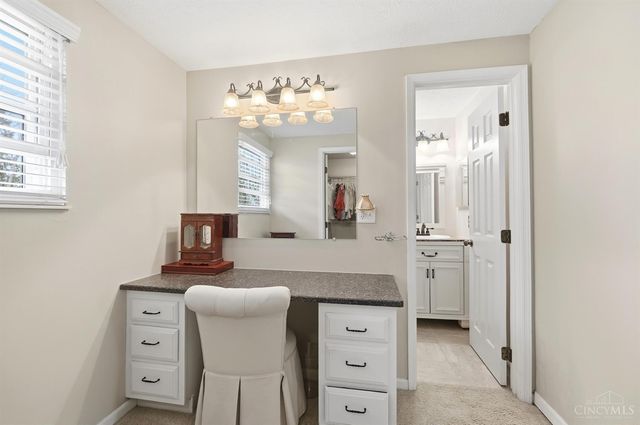 4290 Fox Hollow Drive, Cincinnati, OH 45241