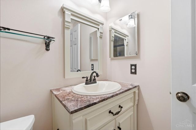 4290 Fox Hollow Drive, Cincinnati, OH 45241