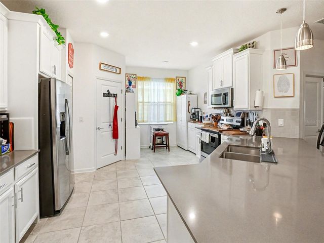 969 LAUREL VIEW WAY, Groveland, FL 34736