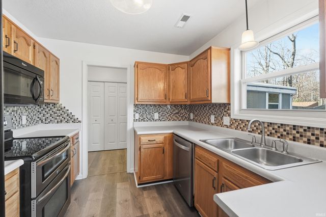 2823 Jacobs Creek Run, Fort Wayne, IN 46825