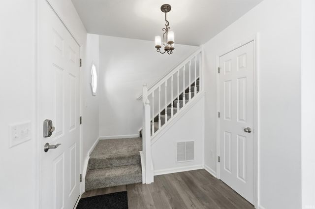 2823 Jacobs Creek Run, Fort Wayne, IN 46825