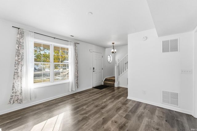 2823 Jacobs Creek Run, Fort Wayne, IN 46825